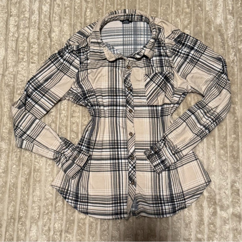 Rue21 Black and Cream Plaid Shirt